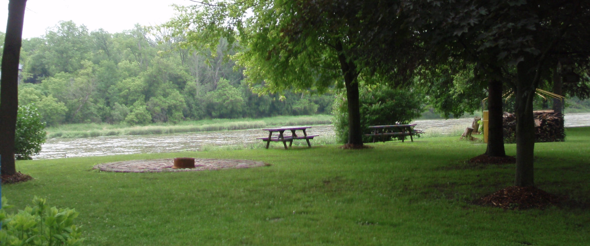 Picnic and playground areas near Grand River rafting in Paris Ontario