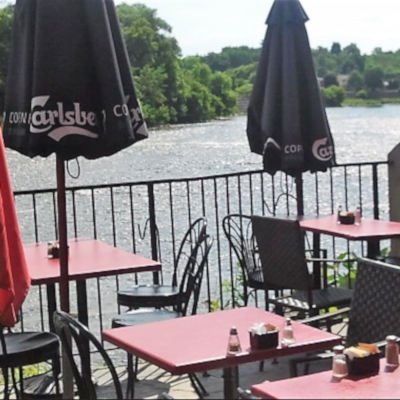 Restaurants in Paris Ontario near Grand River Rafting called 2 Rivers