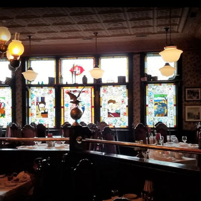 Restaurants in Paris Ontario near the Grand River like the Olde School Restaurant